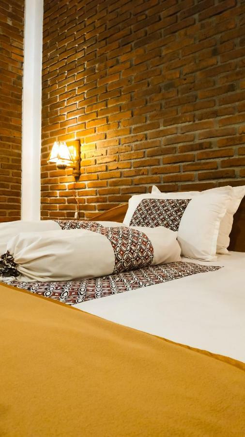 Genthong Homestay Magelang Esterno foto
